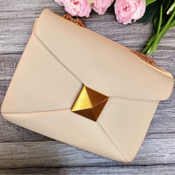 NEW Genuine Leather White Square Crossbody Bag With Gold Rivet & Chain Strap - Picture 9 of 16